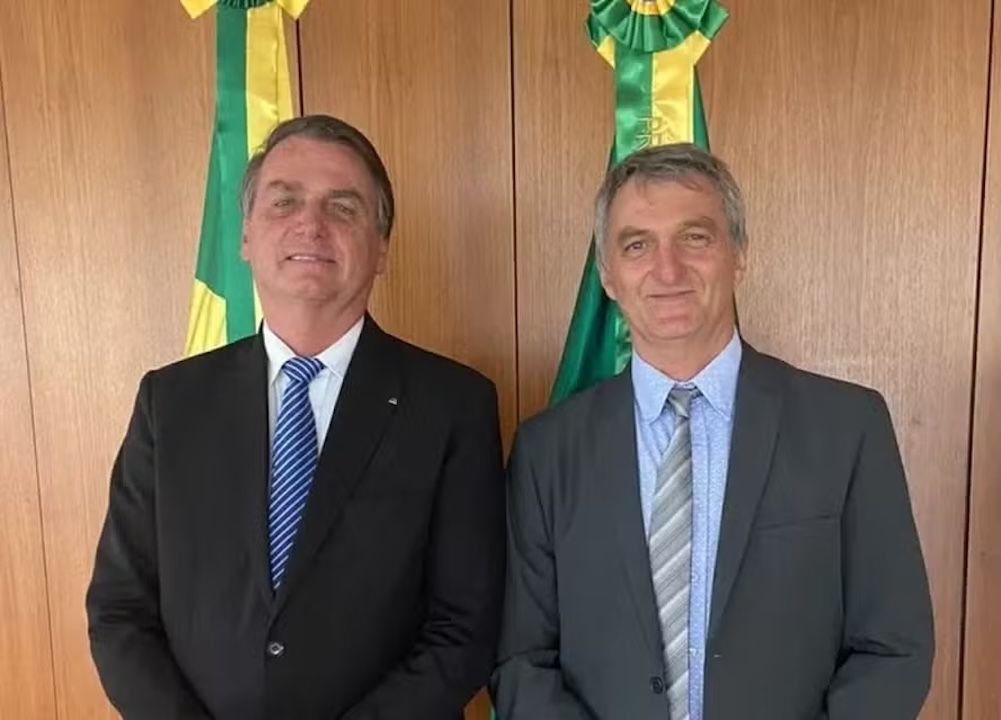 Bolsonaro visita irmão